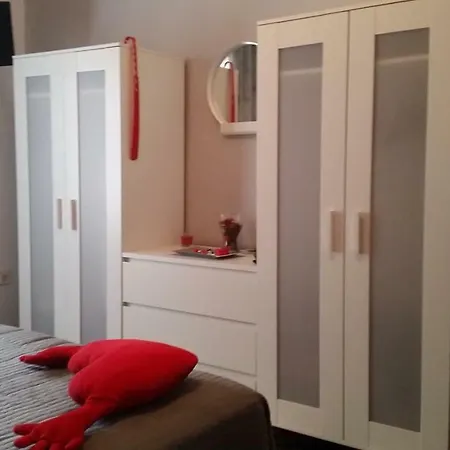 A 50 Metros De La Playa *