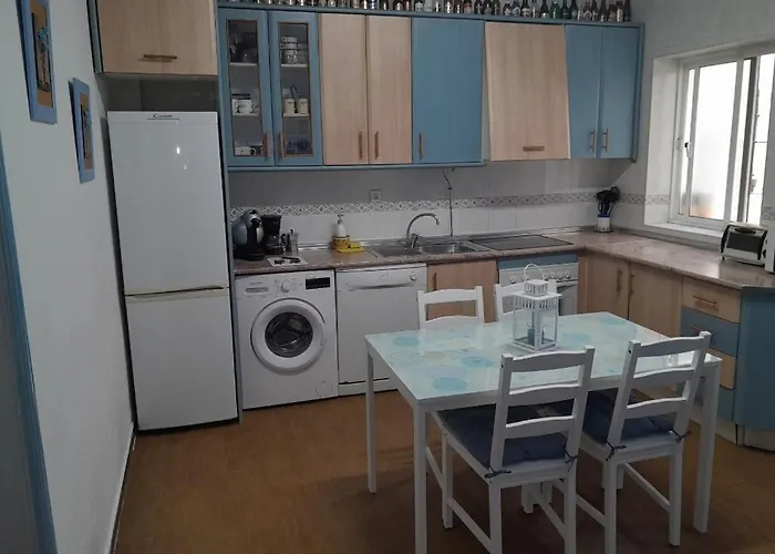 A 50 Metros De La Playa