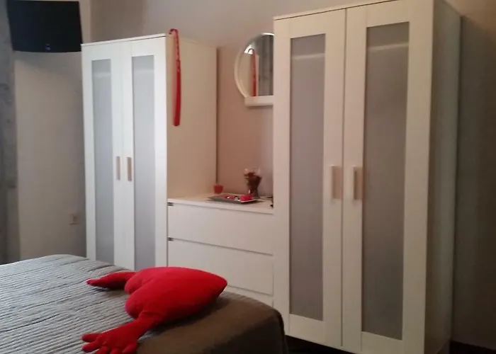 A 50 Metros De La Playa *